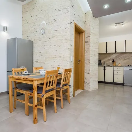 Apartment Rafac *