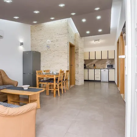 דירה Apartment Rafac ויר