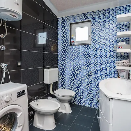 Apartment Rafac דירה *